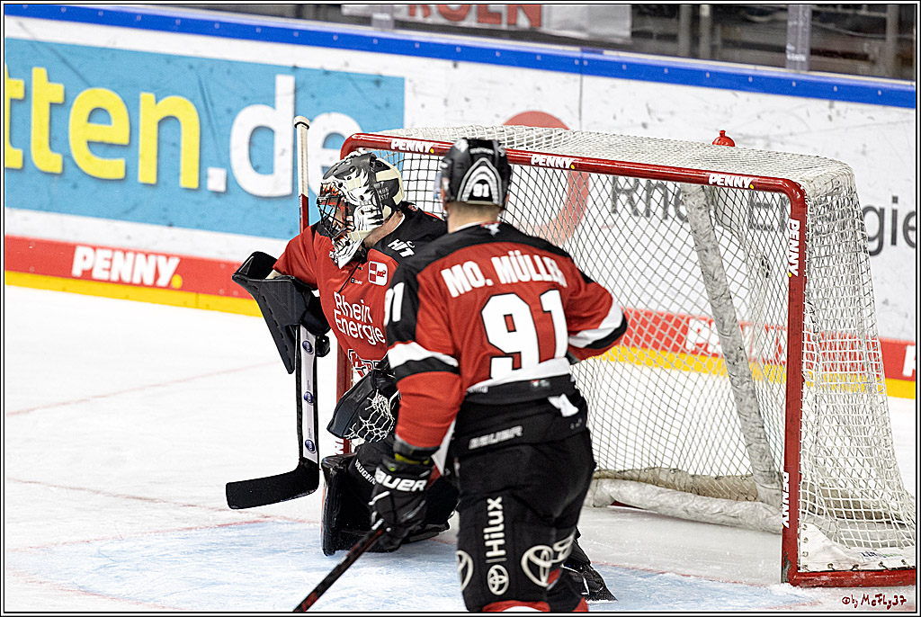 PENNY DEL 1. Playoff Runde;  Koelner Haie - ERC Ingolstadt; Koeln, 05.04.2022